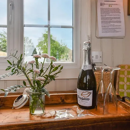 Bracken Hut At Copy House Hideaway 아파트 Earby