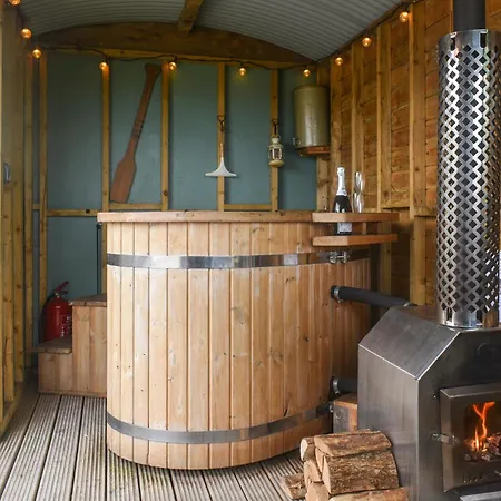 Bracken Hut At Copy House Hideaway Earby